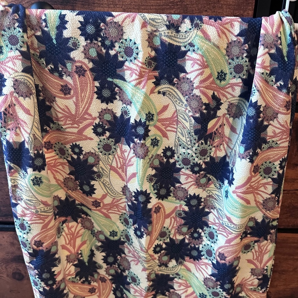 Lularoe Cassie floral pencil skirt